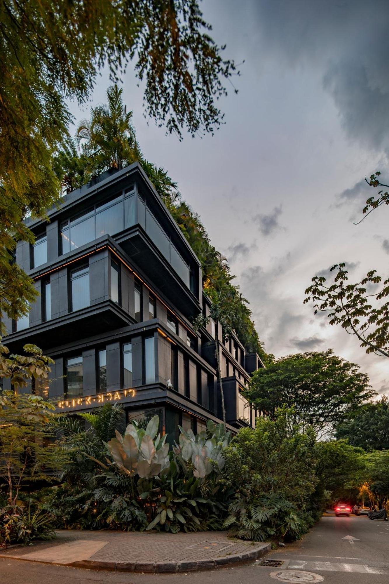 The Click Clack Hotel Medellin Bagian luar foto The Standard, Bangkok