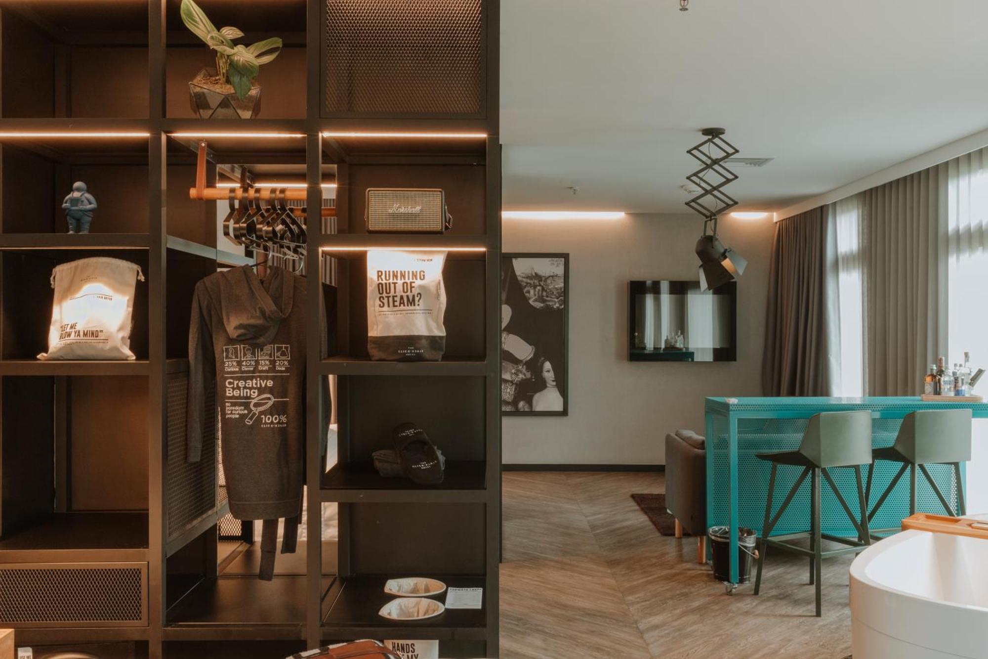 The Click Clack Hotel Medellin Bagian luar foto The interior of the hotel