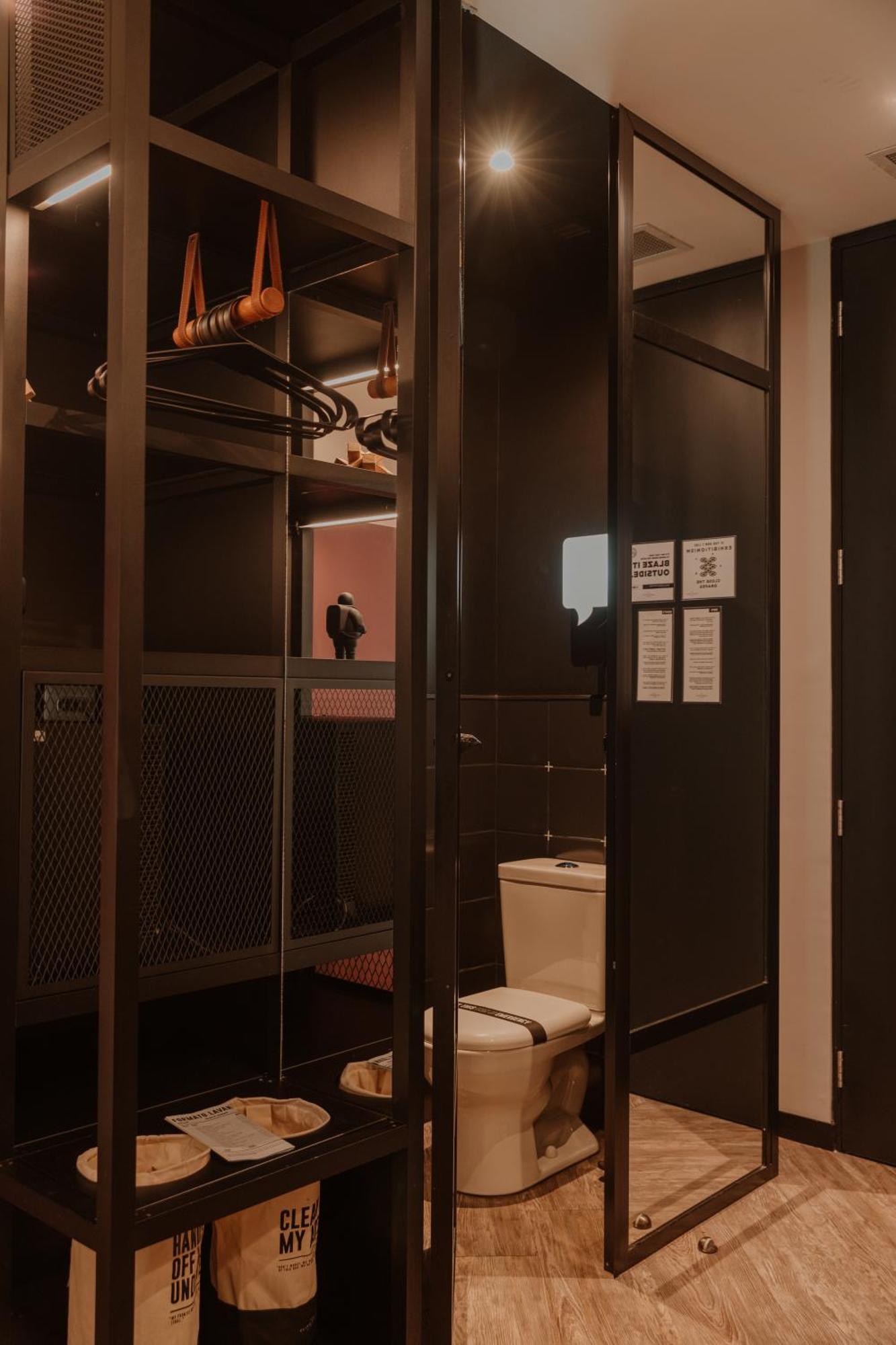 The Click Clack Hotel Medellin Bagian luar foto Bathroom