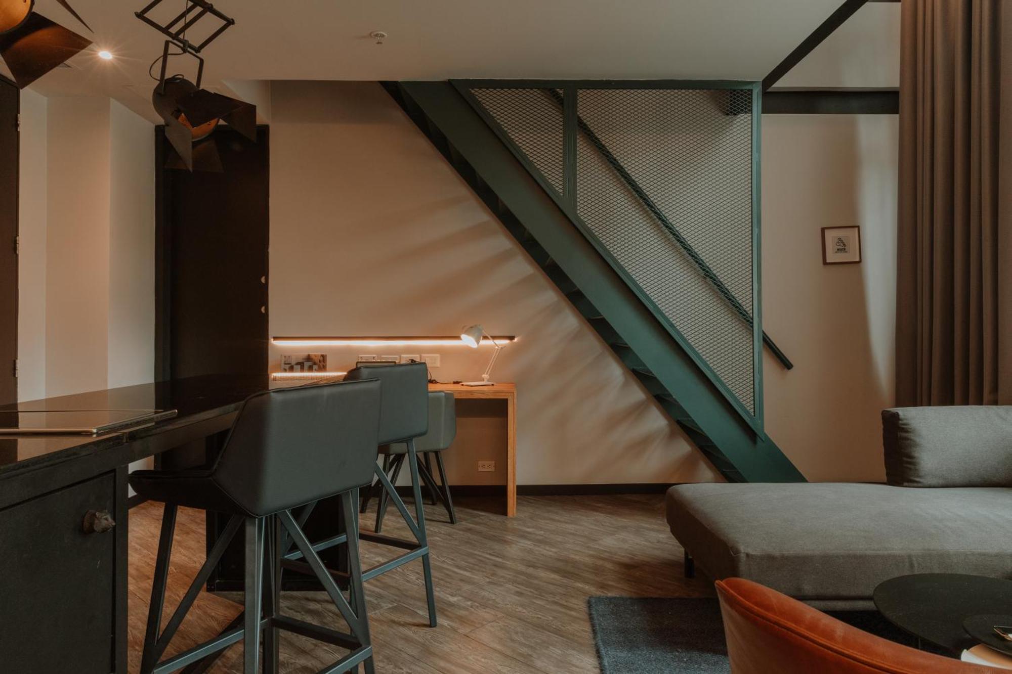The Click Clack Hotel Medellin Bagian luar foto A suite at the hotel