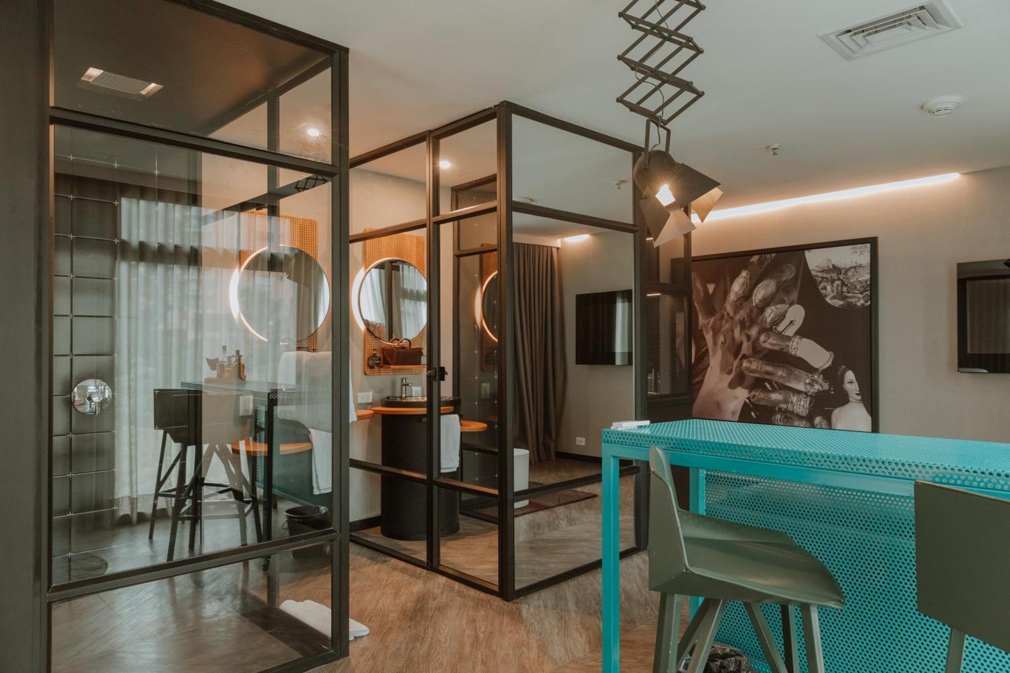 The Click Clack Hotel Medellin Bagian luar foto The interior of the hotel