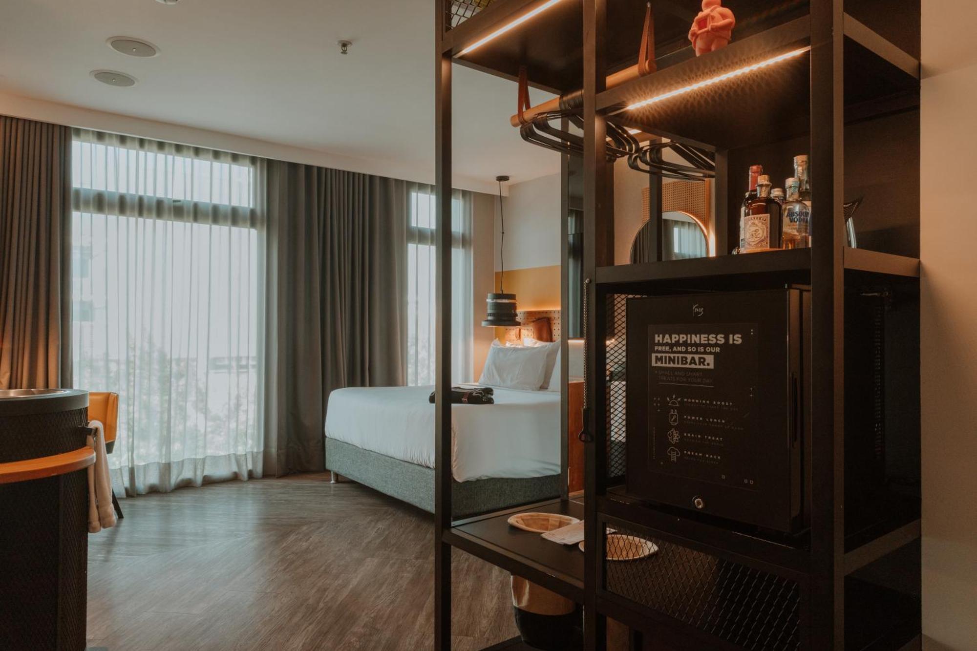 The Click Clack Hotel Medellin Bagian luar foto A room at the hotel