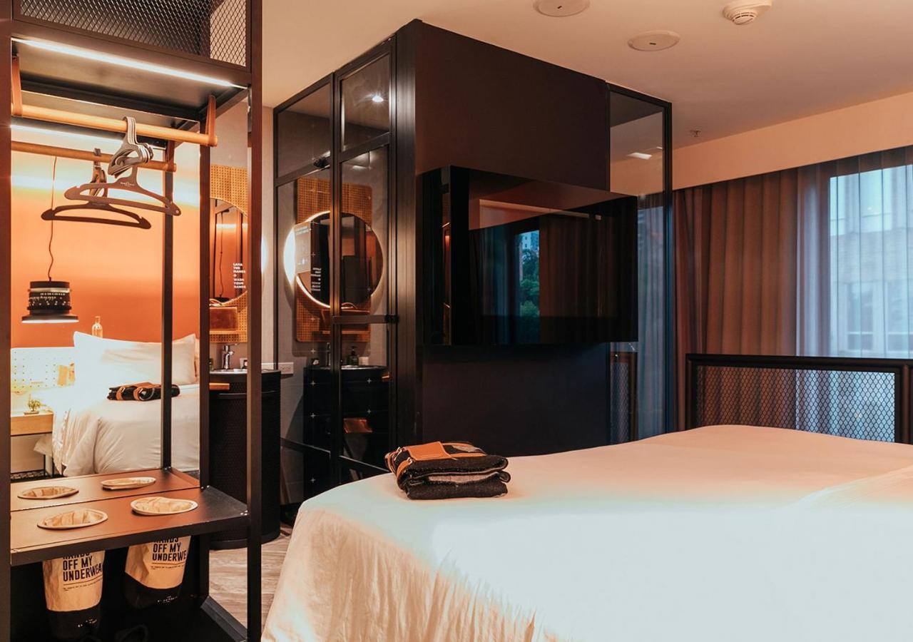 The Click Clack Hotel Medellin Bagian luar foto Deluxe Room