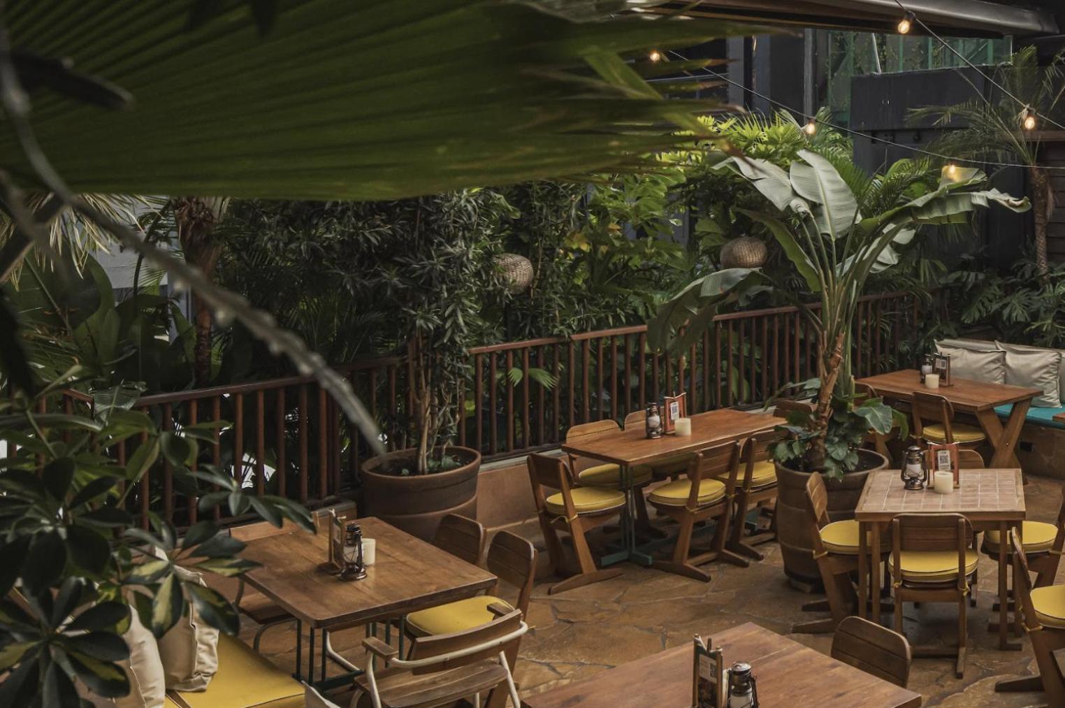 The Click Clack Hotel Medellin Bagian luar foto The interior of the restaurant