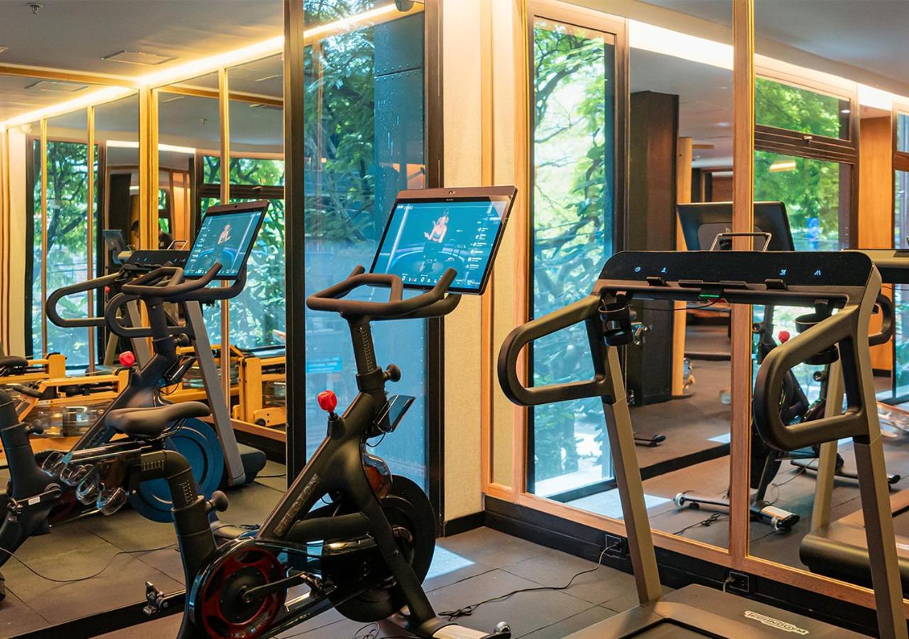 The Click Clack Hotel Medellin Bagian luar foto The gym at the Mandarin Oriental, Munich